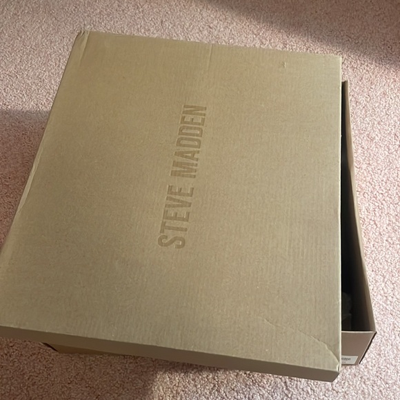 BRAND NEW Steve Madden heels - Picture 5 of 5